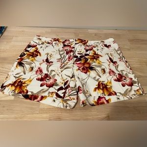 NWT White House Black Market 5” Short